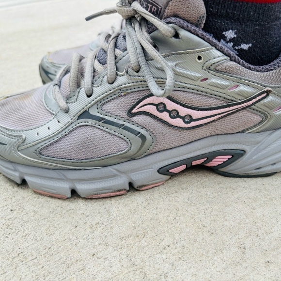 Saucony Women's Athletic Shoes in Gray and Pink size 7.5 - Picture 5 of 12